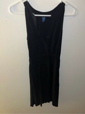 Old Navy Black V-Neck Sleeveless Midi Dress